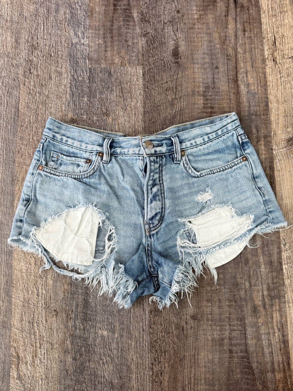 We The Free Light Blue Distressed Denim Shorts Size 27 Heavy Fraying Rip Detail